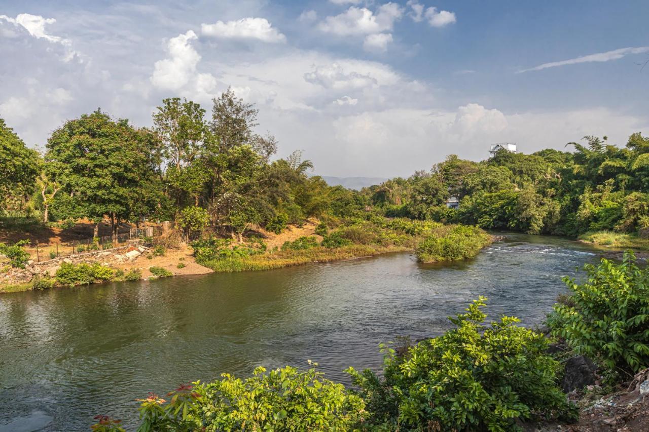 Saffronstays Riverfront Manor, 5-Bdr Pool Villa By Pej River Karjat Buitenkant foto